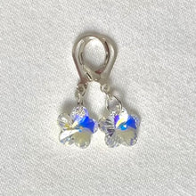 Load image into Gallery viewer, Flower Style Earrings
